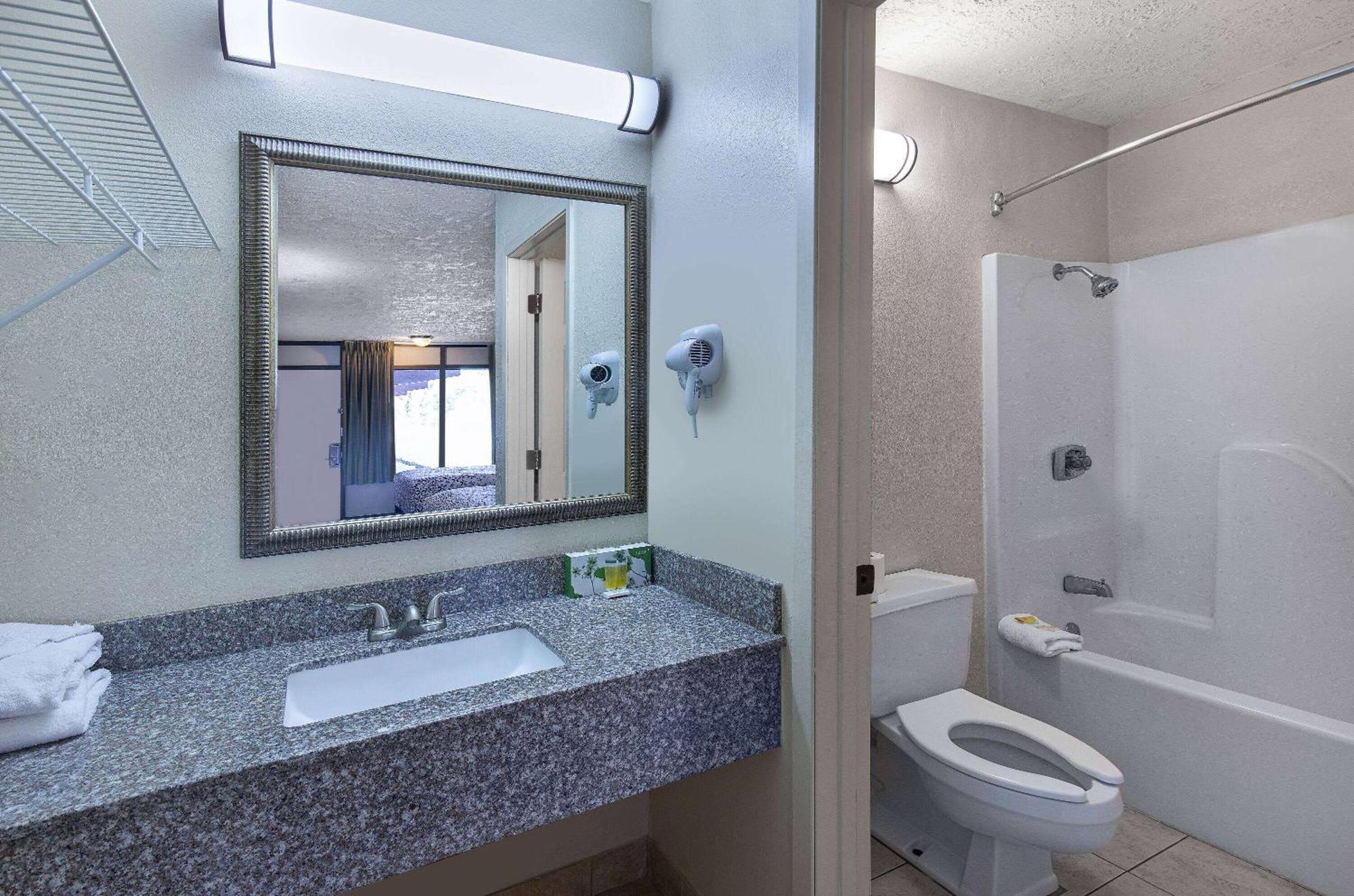 Americana Inn A Travelodge By Wyndham Pigeon Forge Luaran gambar